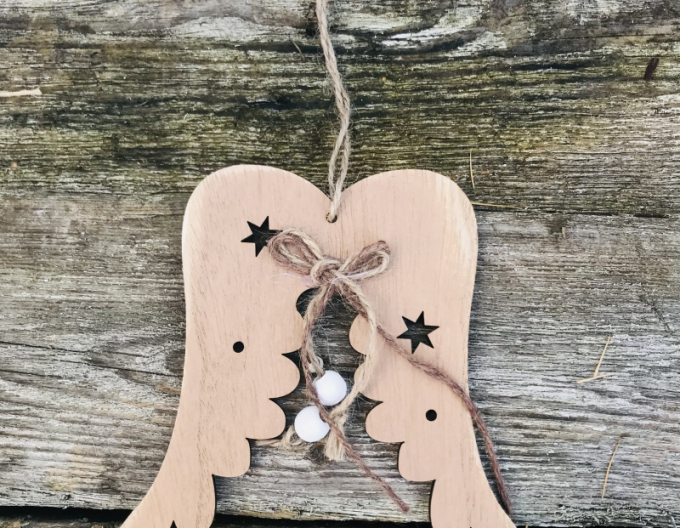 Dekorative Flügel aus Holz zum Aufhängen braun