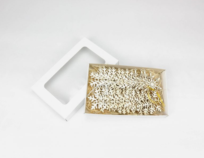 Set mit Schneeflocken - Schachtel mit Weihnachtsschmuck