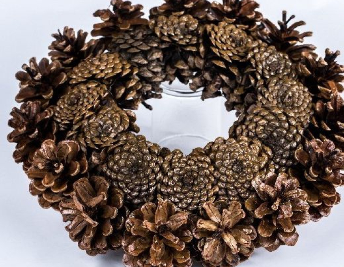 Kiefernzapfenkranz 20cm