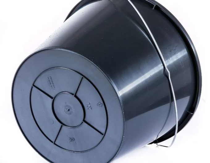 Plastikeimer mit Trichter 20L